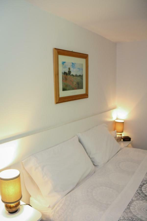 Crysler Cedar Drive Inn מראה חיצוני תמונה