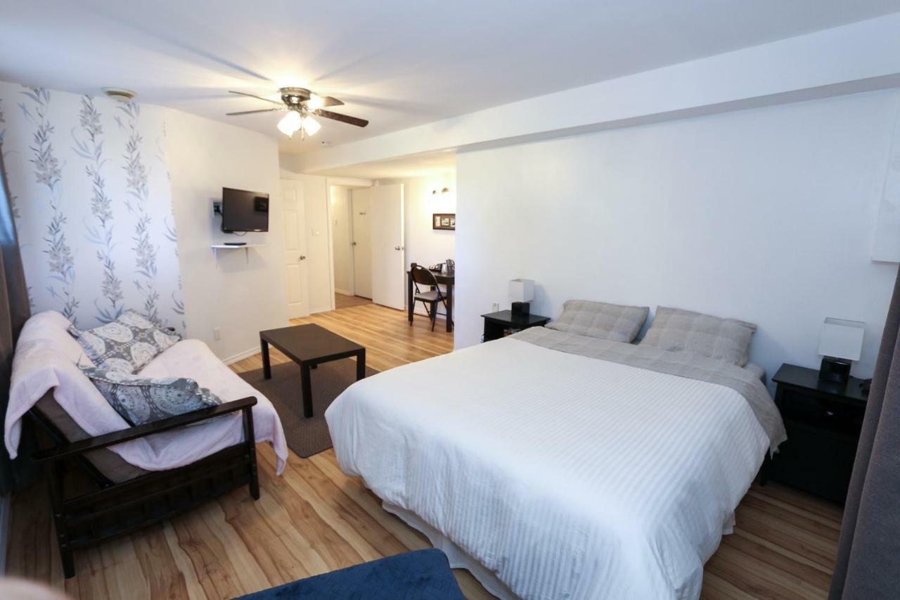 Crysler Cedar Drive Inn מראה חיצוני תמונה