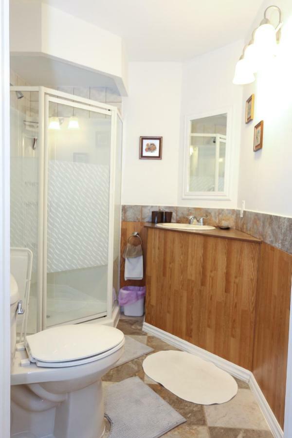 Crysler Cedar Drive Inn מראה חיצוני תמונה