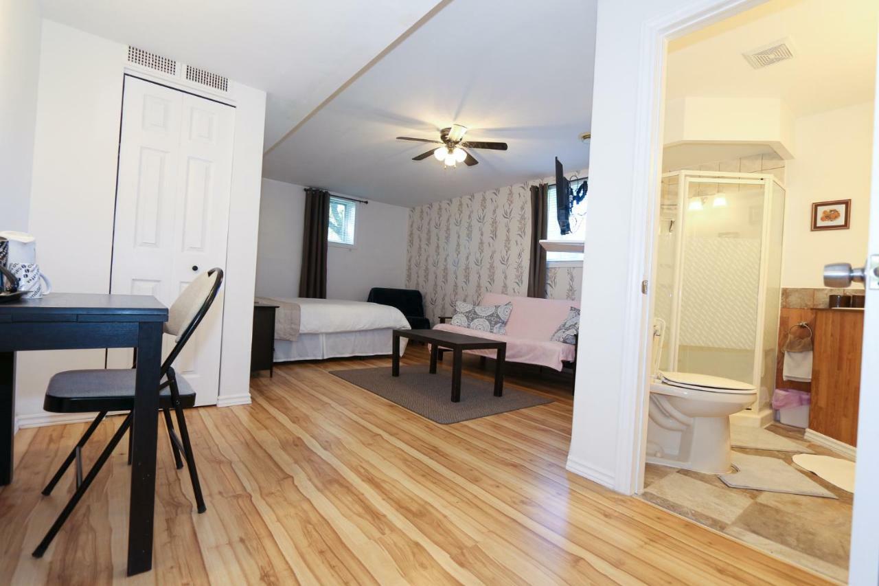 Crysler Cedar Drive Inn מראה חיצוני תמונה